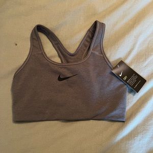 Nike Women's Swoosh Light Support Non-Padded Sports Bra